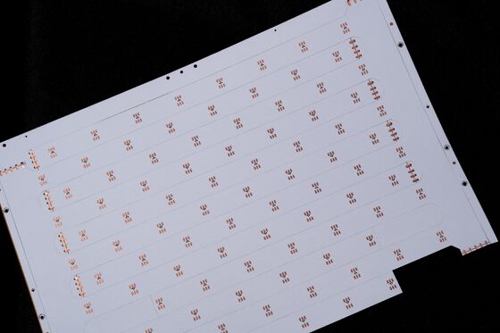 kopen Flexibele printplaten, aanpasbaar, dubbellaags, met brandbeveiligingsniveau V0 voor LED-tailleband PCB online manufacture