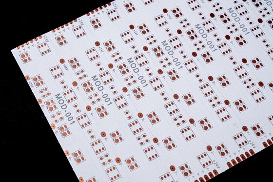 kopen Dubbellaags Flexibele PCB met Brandbeveiligingsniveau V0 en 0.25mm±0.05 Dikte voor LED Verlichting online manufacture