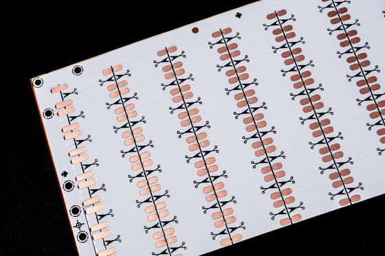 kopen Hoogwaardige aangepaste FPC-circuit board met dubbellagerafdruk, aangepast ontwerp en OSP-antioxidant voor LED-toepassingen online manufacture